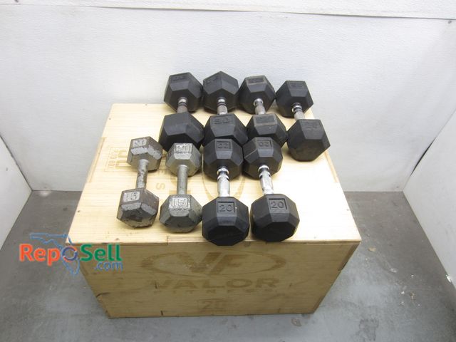 Lot 31-9139 - (8) Dumbbells: 15-30lbs &amp; Valor Wooden Plyometric Box