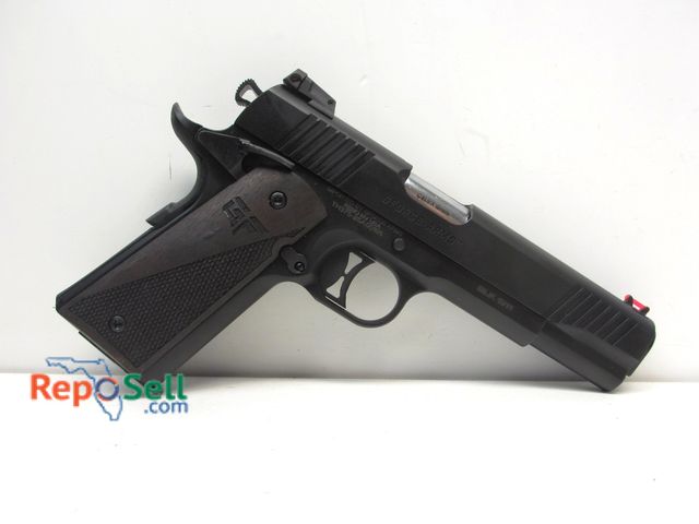 Lot 31-4038 - New in Case GForce Chronicle 1911 9mm Pistol, Blued Walnut, with (2) Mags, 5" Barrel