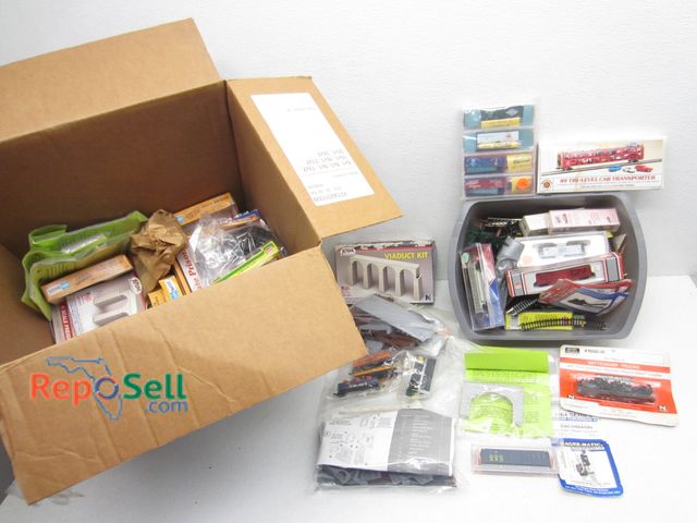 Lot 31-9316 - "N" Scale Train Set: Cars, Buildings, Bridges etc