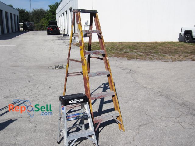 Lot 31-1283 - 6ft ladder and 2ft Step Stool