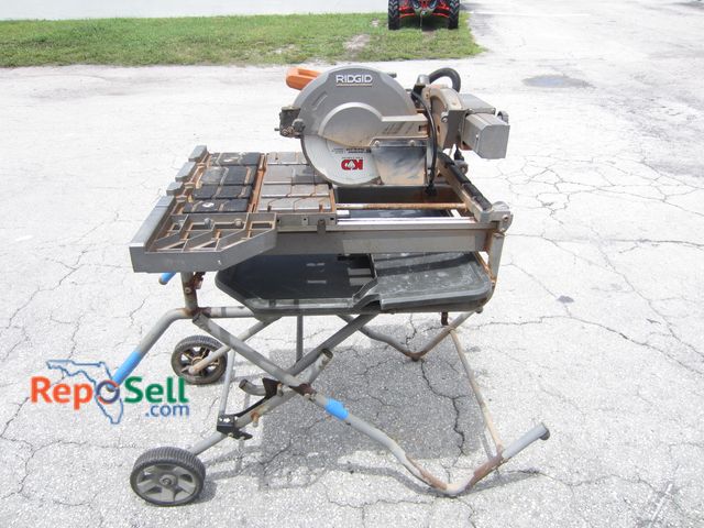 Lot 31-2340 - Ridgid Portable Wet Tile Saw R4091 - Powers On