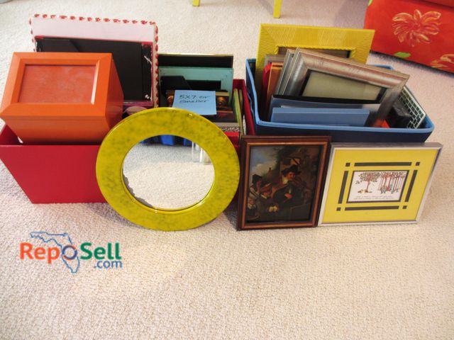 Lot 31-1291 - Large Lot of Picture Frames: Various Styles &amp; Sizes, (2) Small Art, (1) Mirror - Includes Totes