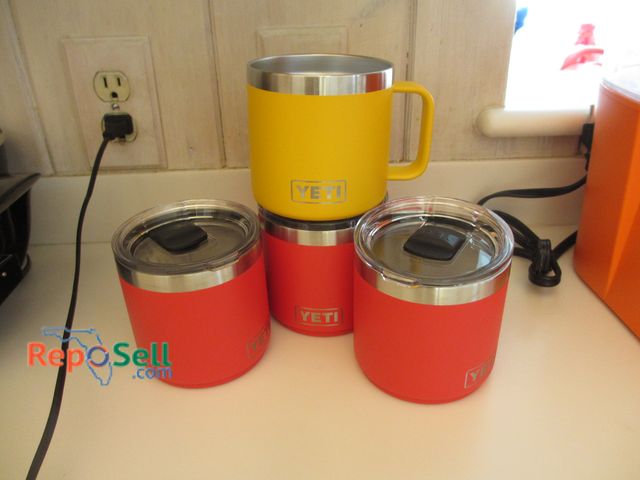 Lot 31-1199 - (4) 14oz Yeti Ramblers - 3 w/Lids