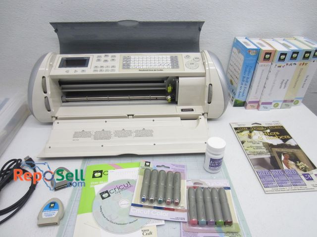 Lot 31-6518 - Cricut Expression Provo Craft Personal Electric Cutter Machine &amp; Accessory Lot, Missing Power Co...