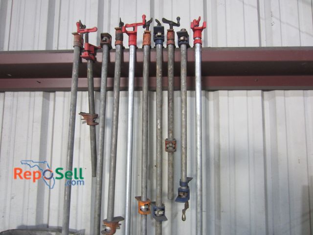 Lot 31-8080 - (10) Pipe Clamps, Various Sizes