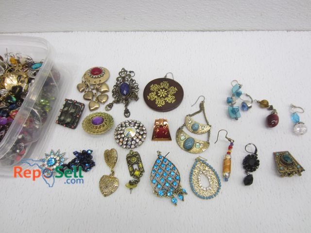 Lot 31-1087 - Large Lot of Loose Jewelry (6 lbs):  Single Earrings, Bangles, Necklaces, etc.