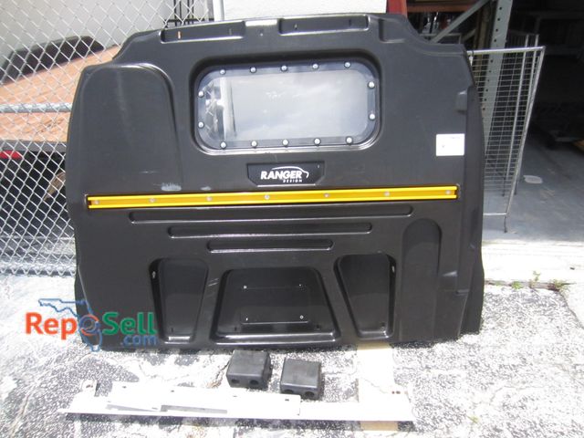 Lot 31-7063 - Protech Bulkhead Divider For GMC/Chevy 2500-3500 Vans With Hardware 71"Wx52.5"T