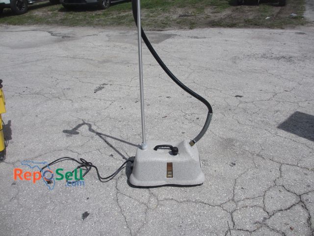 Lot 31-9213 - Jiffy Clothes Steamer - Powers On/Steams