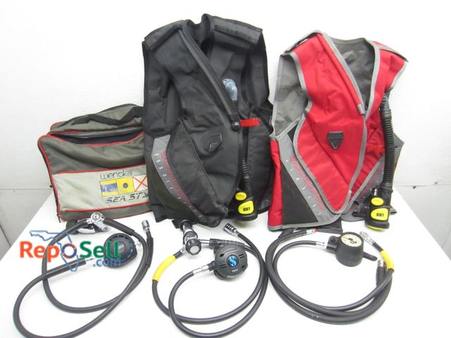 Lot 31-9380 - Scuba Pro Lot: (2) Regulators and (2) BC's - Appear to be Small/Med
