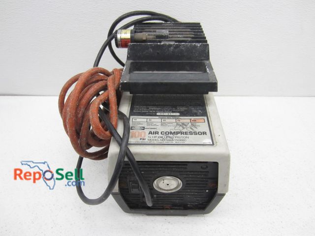 Lot 31-9474 - Sears/Craftsman 1/2 HP 100 PSI Air Compressor - Power On