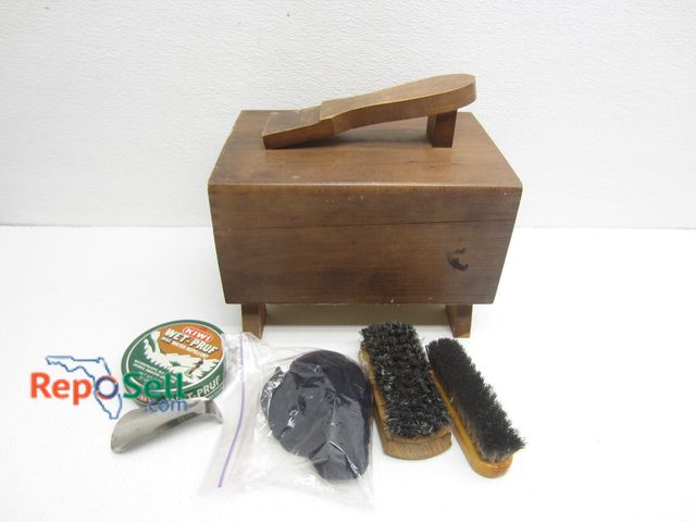 Lot 31-1088 - Vintage Wood Shoe Cleaning Kit