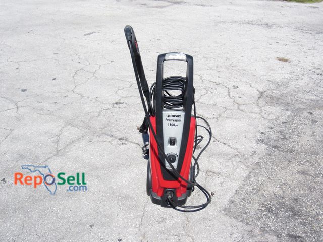 Lot 31-7481 - Husky 1800psi Electric Pressure Washer w/Hose &amp; Wand - Powers On