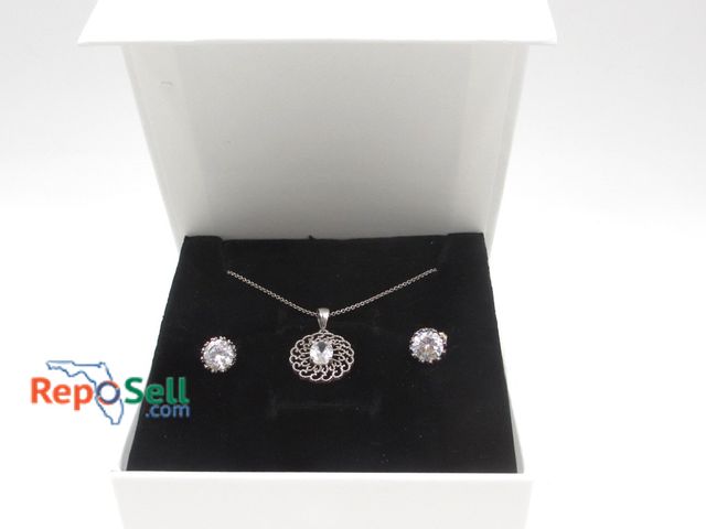 Lot 31-8007 - .925 Silver Quartz Jewelry Set- 16" Necklace and Earrings - 5g total