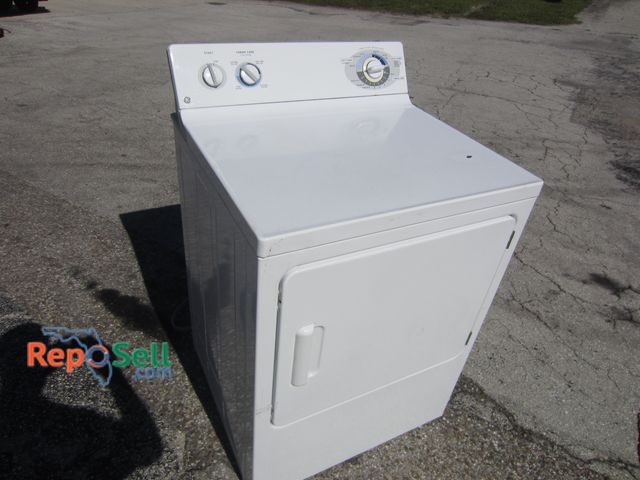 Lot 31-5281 - GE Dryer: 27" x 42"T x 25.5"D - Powers On/Heats