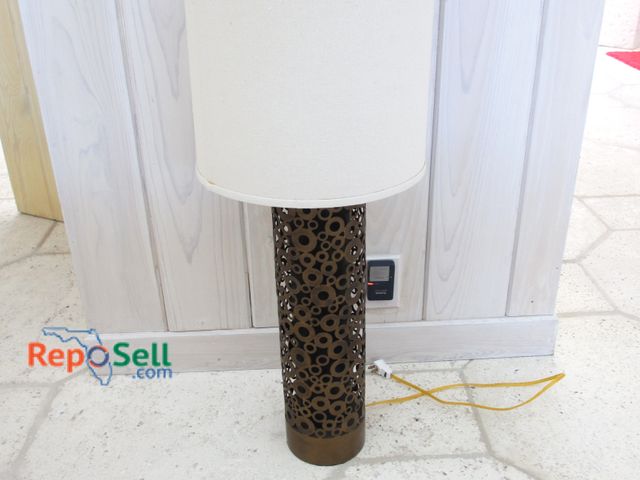 Lot 31-1085 - Decorative Metal Lamp, 39"H