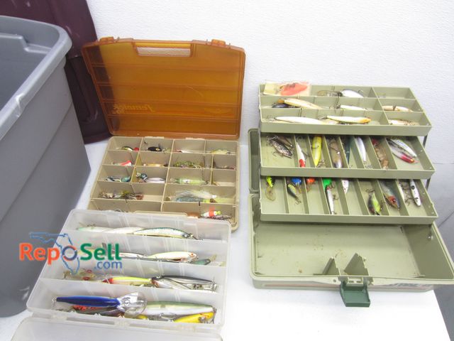 Lot 31-1427 - (5) Tackleboxes With Tackle And Tote