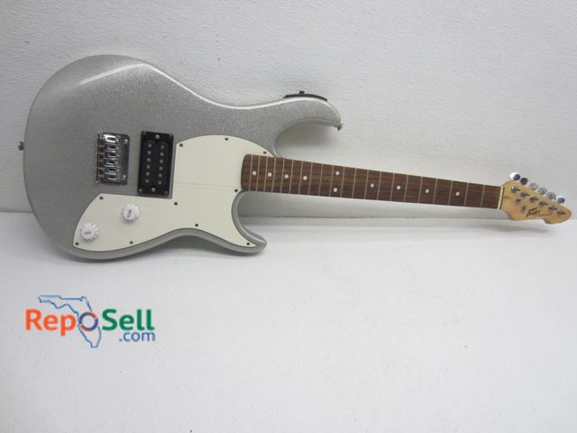 Lot 31-5269 - Peavey Rockmaster BXBAH010661 6-String Guitar (Needs Strings)