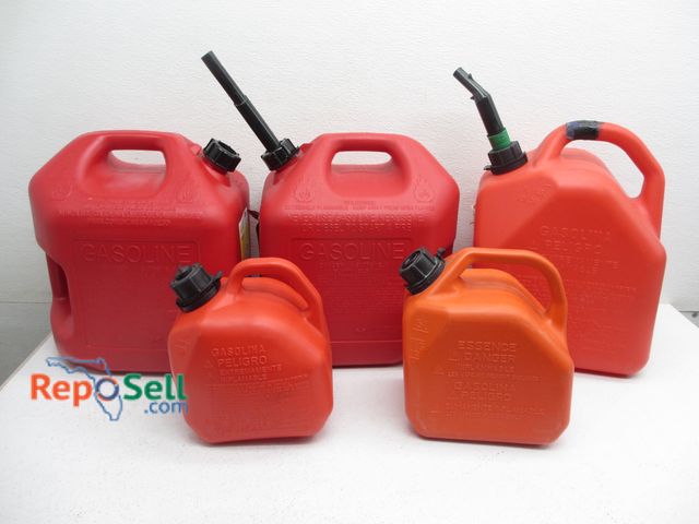 Lot 31-3185 - (3) 5 Gal Gas Cans, (2) 1 Gal