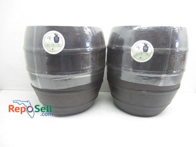 Lot 31-9069 - (2) New Allen &amp; Roth Bennet Planters 14"x14"x15"