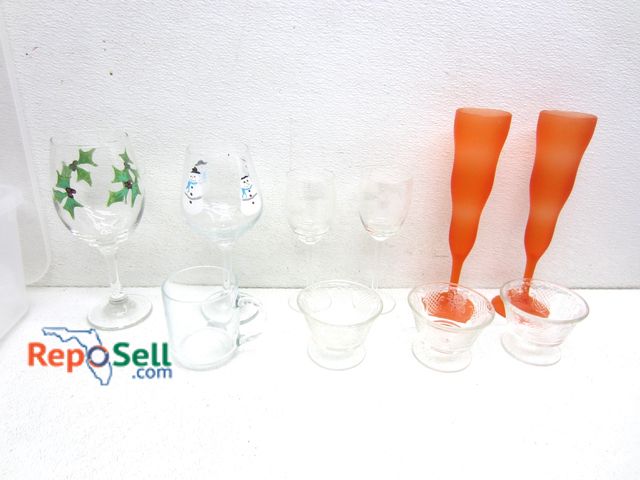 Lot 31-4169 - Lot Of (24) Assorted Glassware