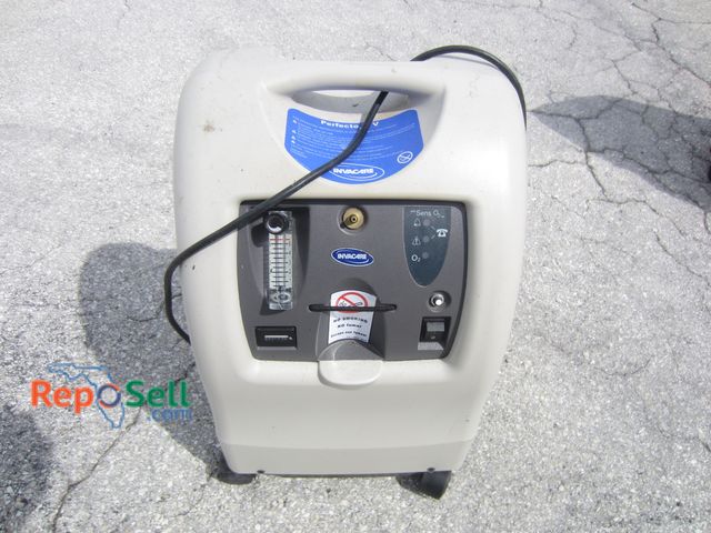 Lot 31-5509 - Invacare Perfecto 2 TMV Oxygen Machine - Powers On
