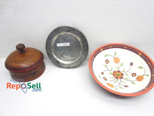 Lot 31-9436 - Vintage Covered Wood Bowl, Tin Plates, Hand Painted Bowl