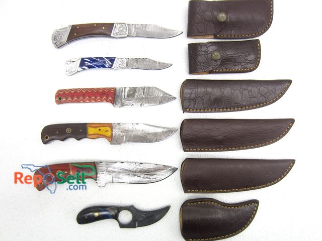 Lot 31-9129 - (4) Fixed Blade Damascus Style Knives w/Sheath, (2) Pocket Knives Damascus Style w Sheath