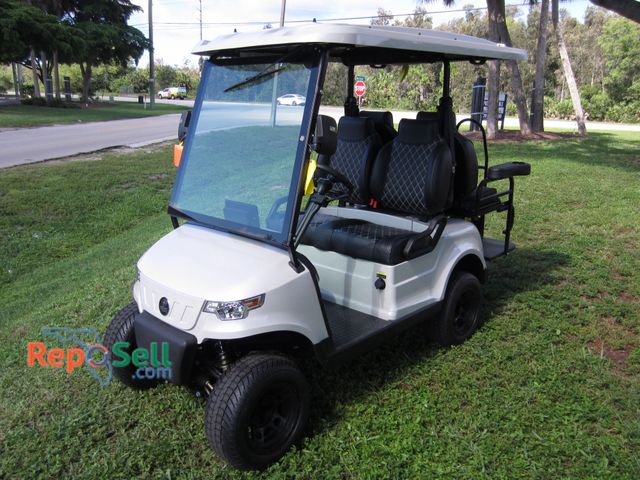 Lot 31-1011 - 2025 Epic E40 Golf Cart