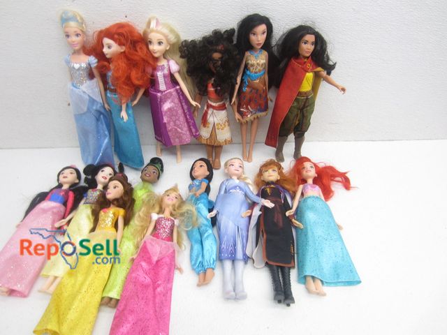 Lot 31-9217 - (15) Disney Dolls
