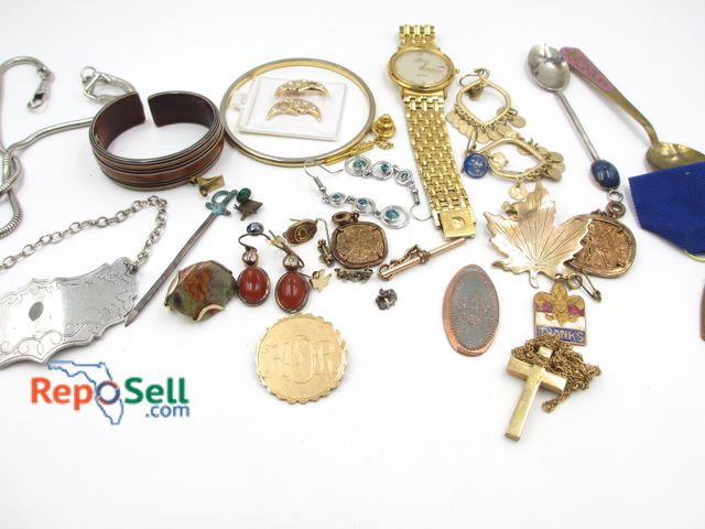 Lot 31-2030 - Costume Jewelry Lot