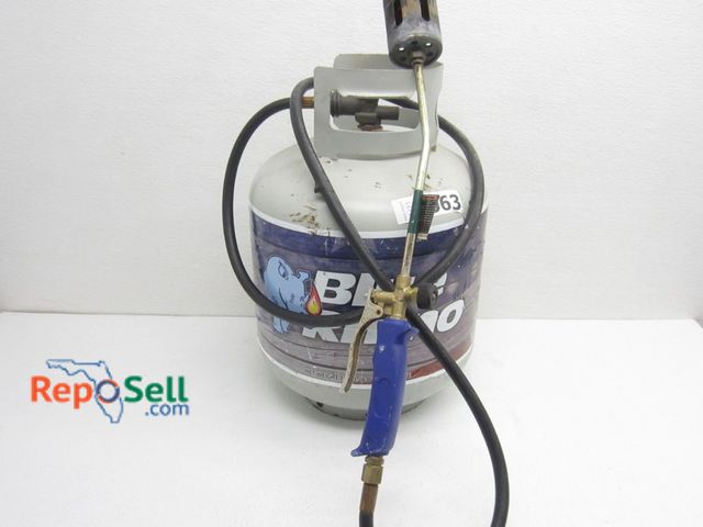 Lot 31-9063 - Propane Weed Burner Torch, Hose &amp; Tank