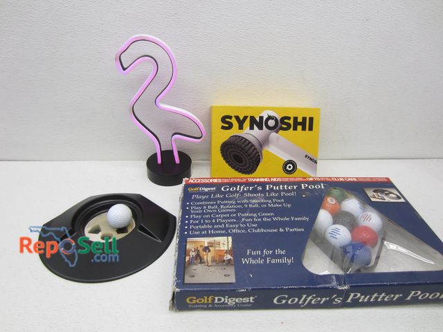 Lot 31-3273 - New Synoshi Power Scrubber LED Flamingo, Golfers Putter Tool