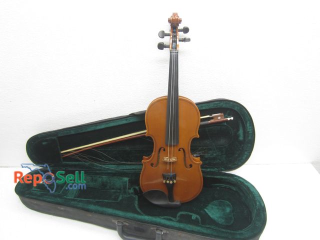 Lot 31-1118 - Antonius Violin with Case - HVN-150-1/2