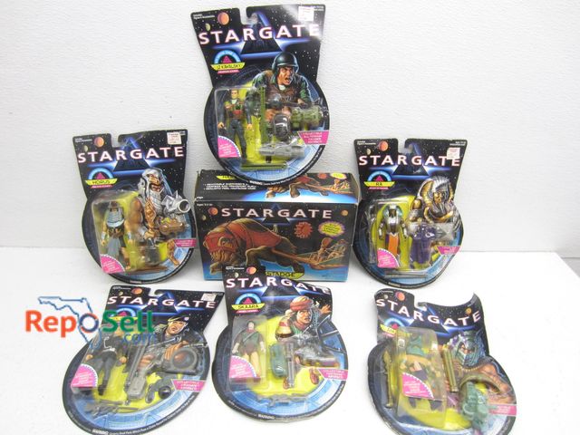 Lot 31-9207 - (7) Stargate Toys Sealed