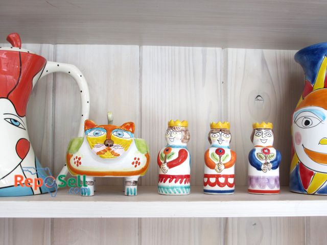 Lot 31-1026 - Tea Pitcher, Vase, Small Statues, Cat Dish - Made in Desimone Italy For Vietri