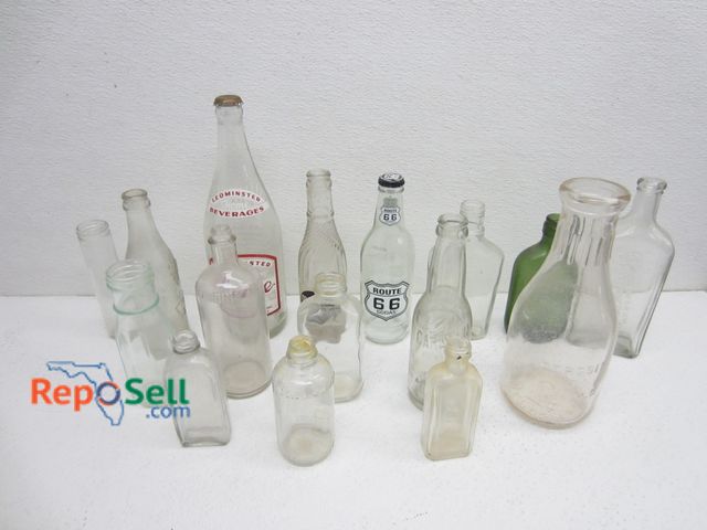 Lot 31-5410 - (16) Vintage Glass Bottles