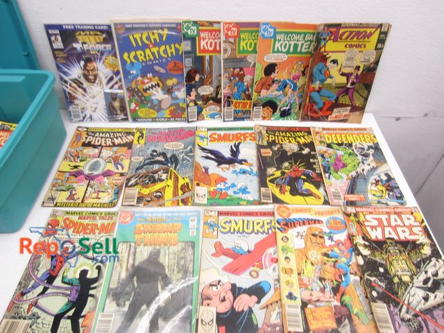 Lot 31-9397 - Approx (40) Vintage Comics with Tote: Star Wars, Mr. T, Swamp Thing, etc.