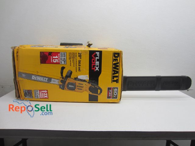Lot 31-5215 - New DeWalt Flex Volt 20" Max Brushless Chainsaw #DCCS677Z1 With Carry Case, Tool Only