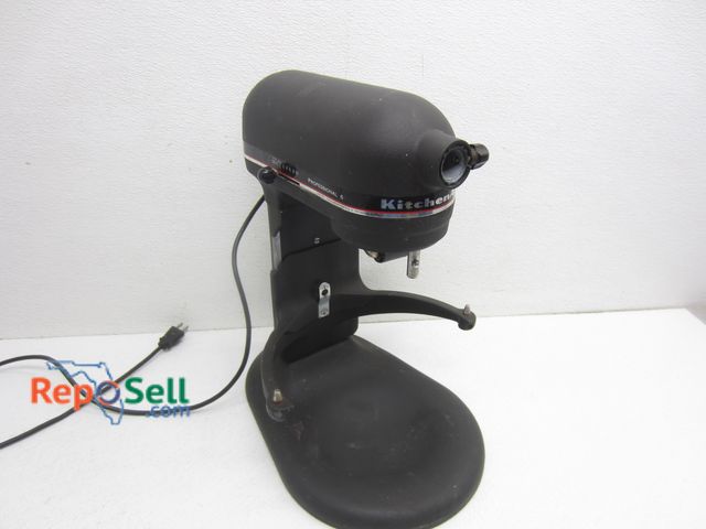 Lot 31-3585 - Kitchen Aide Mixer Only Professional 6 - Powers On