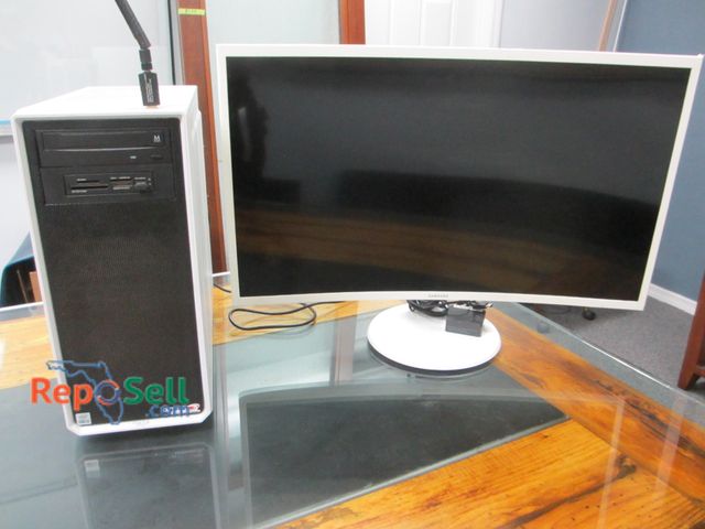 Lot 31-8188 - 32" Samsung Curved Screen Monitor and Tower