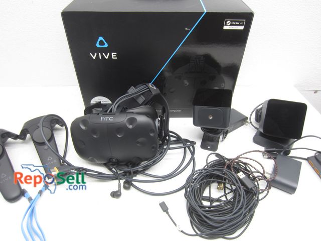Lot 31-3154 - HTC Vive VR Headset, Both Base Stations Power On
