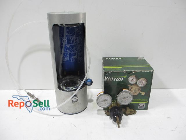 Lot 31-8141 - Fillon Pneumatic Fill One &amp; Victor Regulator Gauge