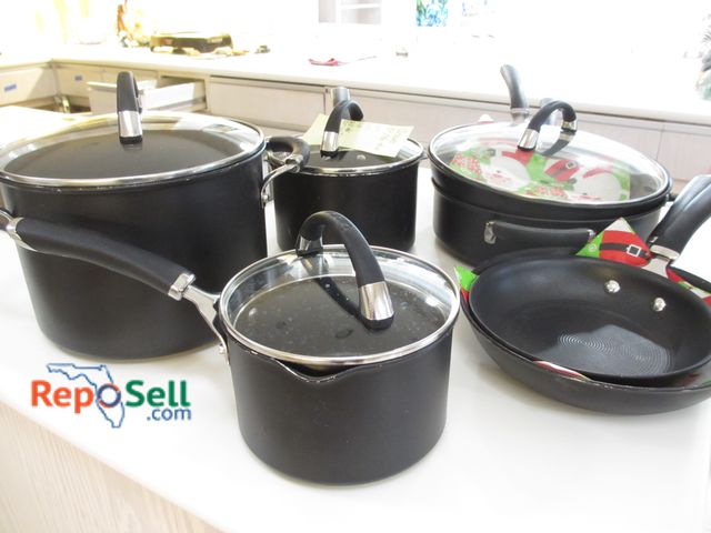 Lot 31-1169 - (11) Pieces Of Circulon Cookware