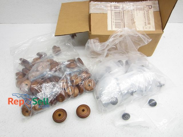 Lot 31-4107 - Apprx (40)+ Cabinet Pulls