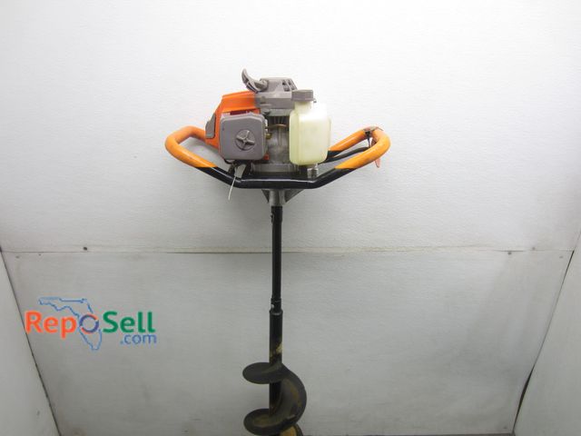 Lot 31-2366 - Gas Auger - Has Compression/Needs Gas Line Repair