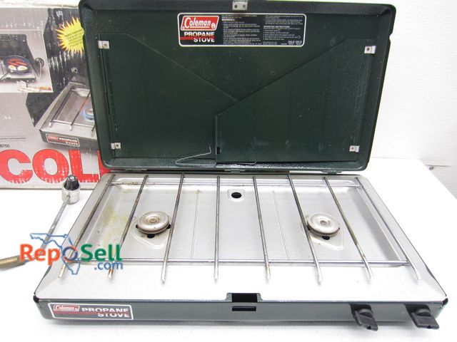 Lot 31-7496 - Coleman 2-Burner Camping Stove, 21x13"