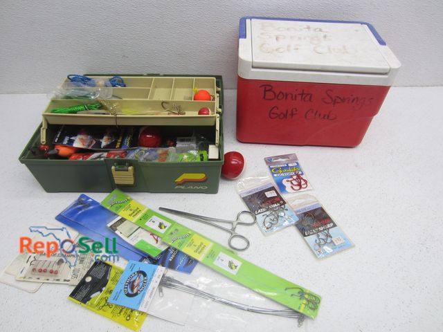 Lot 31-4087 - Plano Tacklebox w/Tackle (hooks, bobbers, lures, etc.) &amp; Small Igloo Cooler