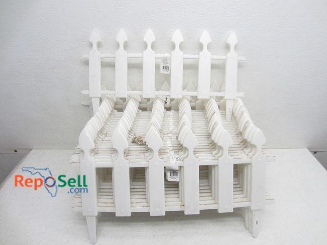 Lot 31-9037 - (24) Picket fence pieces, ea. 22.44" x 12.56" x .47" #0354946 shelf pull