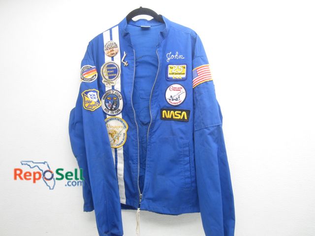 Lot 31-7274 - Vintage NASA Jacket With Patches And Pins, Size L