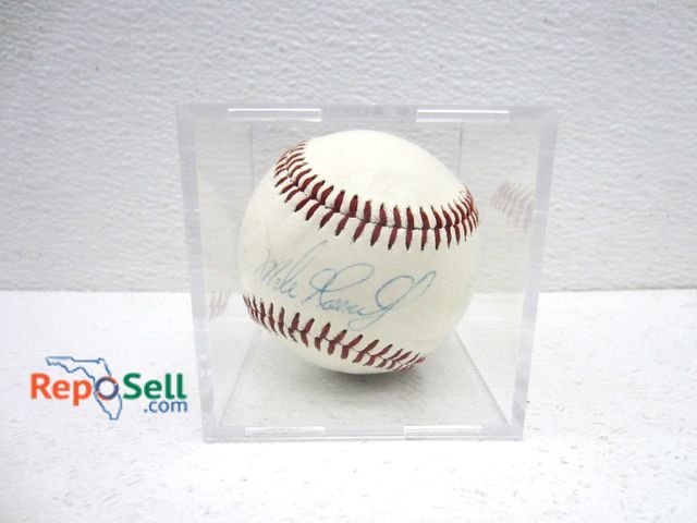 Lot 31-1365 - Mike Greenwell signed baseball. JSA COA